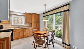 177 Wildwood Pkwy, Ballwin, MO 63011