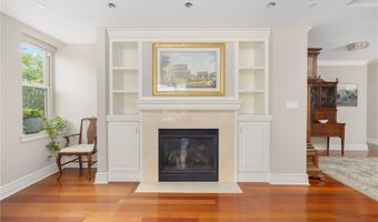 341 Thames St 209 S, Bristol, RI 02809