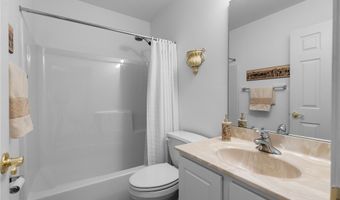 10140 Shapfield Ln, Affton, MO 63123