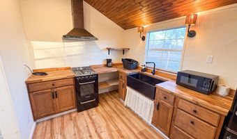 9372 State Highway PP, Ava, MO 65608