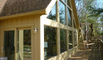 51 FORREST St, Basye, VA 22810