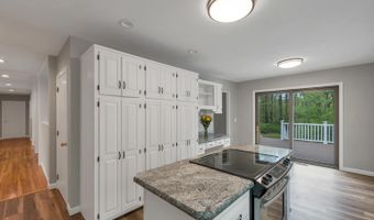 16 Old Manchester Rd, Amherst, NH 03031