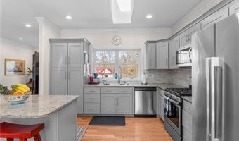 40 Lloyd Bowen Ct, Glocester, RI 02814