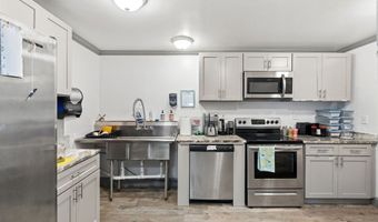 3 Queens Rd 211, Attleboro, MA 02703