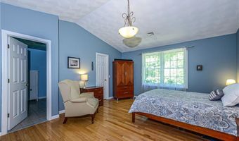 394 Westmoreland Ln, North Kingstown, RI 02852