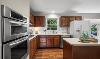 1217 Du Motier Dr, Ballwin, MO 63011
