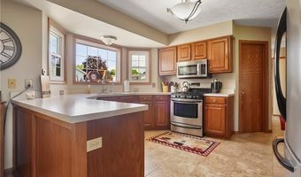 2202 Martin Crest Dr, Akron, OH 44312