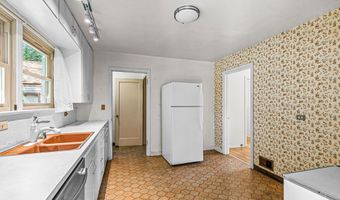 775 Forest St, Ashland, OR 97520