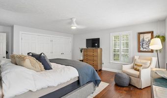 5 Spring Hill Rd, Bedford, NH 03110