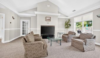 103 Larson Dr 103, Danbury, CT 06810