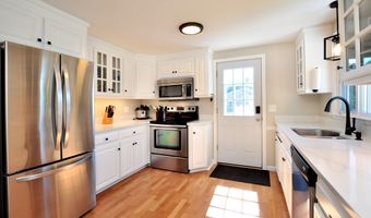 65 Council Ring Dr, Bristol, CT 06010