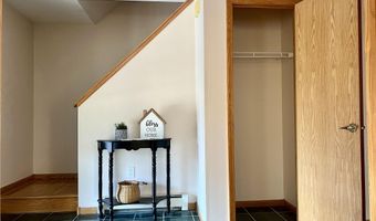 8 Pine Hill Dr, Belfast, ME 04915