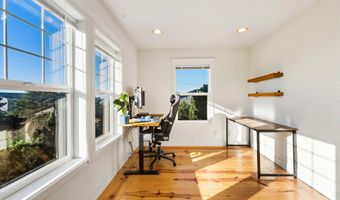 1240 NEWPORT Ave SW, Bandon, OR 97411