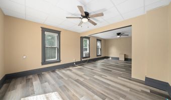 411 N 6th St, Beresford, SD 57004