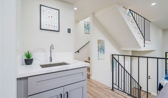 1832 Oak Tree Dr 8, Los Angeles, CA 90041