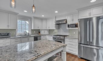 35 Bristol Pl, Bay Head, NJ 08742