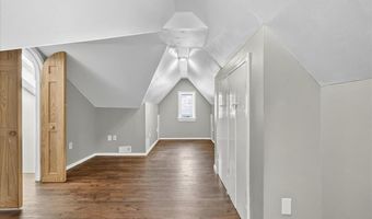 8025 McGee St, Affton, MO 63123