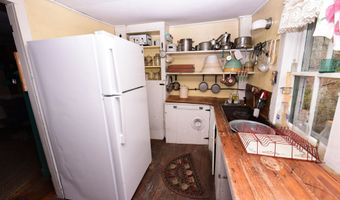211 High St, Albany, NH 03818