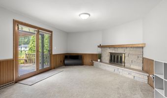 2601 S GREENVIEW St, Appleton, WI 54915