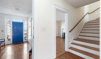 118 Ocean Ave, Cranston, RI 02905