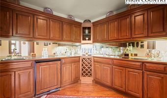 1158 Equestrian Dr, Banner Elk, NC 28604