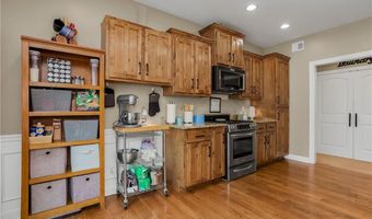 804 N 168th St, Basehor, KS 66007