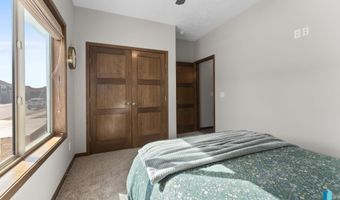 500 E Cairos Pl, Brandon, SD 57005