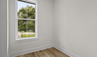 124 Court Unit # 206 St 206, Bay St. Louis, MS 39520