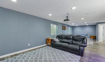 2202 Barry Dr, Adel, IA 50003