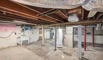 614 S 7th St, Atchison, KS 66002