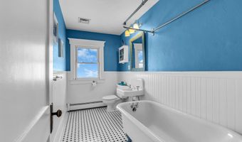 39 E End Ave, Avon By The Sea, NJ 07717