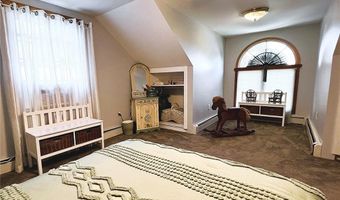 29 Stony Acre Dr, Cranston, RI 02920