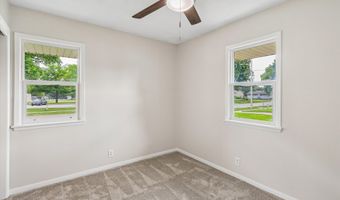 621 SE 4th St, Ankeny, IA 50021