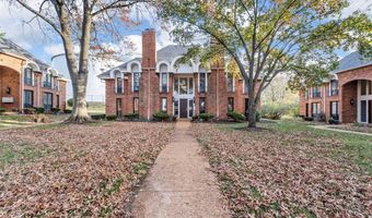 916 Claytonbrook Dr 1, Ballwin, MO 63011