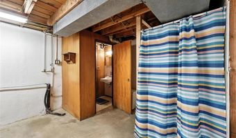 9800 Ridgely Ln, Affton, MO 63123