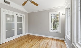 261 E OAKVIEW Pl, Alamo Heights, TX 78209