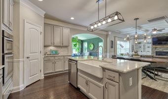 205 Colfax Dr, Boiling Springs, SC 29316