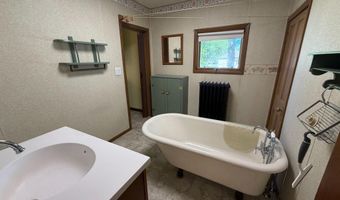 303 S Clark St, Bassett, NE 68714