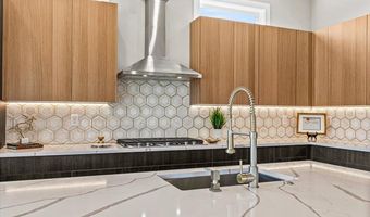 852 Oak St, Ashland, OR 97520