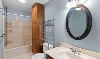 1513 E PLAZA Dr, Appleton, WI 54915