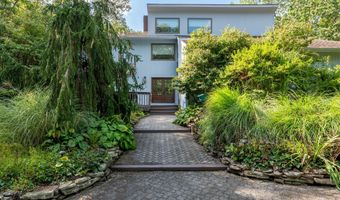 2113 First Ave, Allenwood, NJ 08720