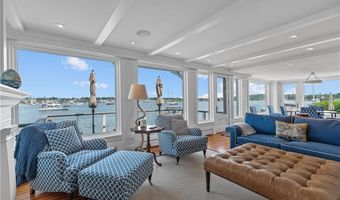 19 Defenders Row 19, Newport, RI 02840