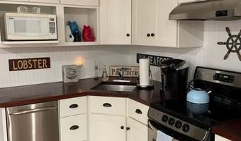 11 Tellier Rd, Narragansett, RI 02882