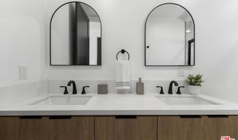 542 N Serrano Ave, Los Angeles, CA 90004