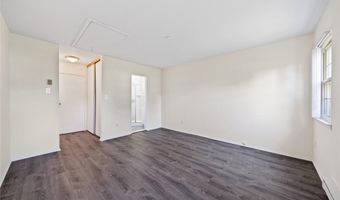 75 Harbor N, Amityville, NY 11701