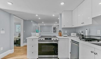 382 Spring St 1, Newport, RI 02840