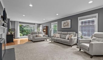 280 RIVER Dr, Appleton, WI 54915