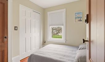 23 Clinton St, Newport, RI 02840