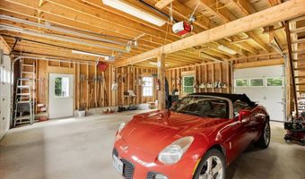 21 Bowling Green Ln, Belfast, ME 04915