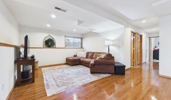 816 E Pine St, Brandon, SD 57005